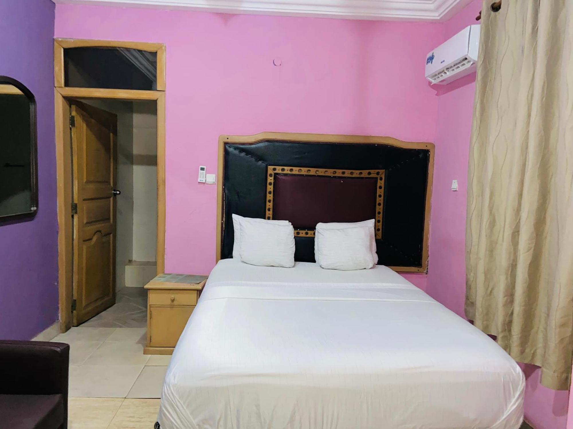 Heavens Gate Hotel Акра Екстериор снимка